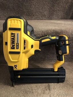 Nová Aku hřebíkovačka DeWALT DCN680(bez bat. a nab.)