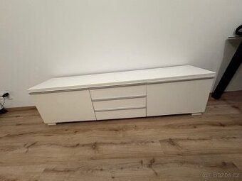 Skříň pod televizi - 1