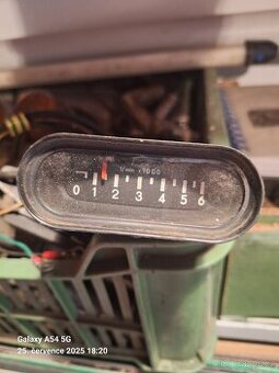 elektronický otáčkoměr TRABANT