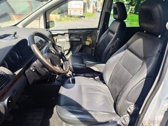 Přední sedačky Seat Alhambra - kožené