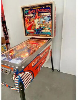 Vzácný, nově servisovaný pinballový automat Captain Fantasti