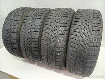 Zimní pneu 215/55/17 Pirelli
