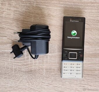 TLAČÍTKOVÝ MOBILNÍ TELEFON SONY ERICSSON HAZEL J20i