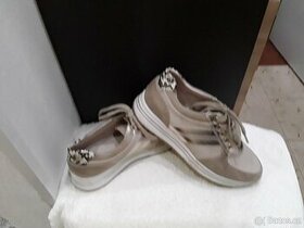 Nové sportovní boty vel.39