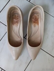 Béžové lodičky Lasocki vel.37