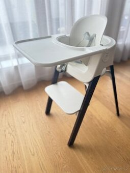 Rostoucí židlička STOKKE Steps + baby set + hrací p