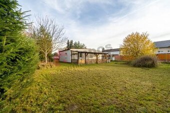 Prodej pozemku s rekreační stavbou v Nýřanech - 1