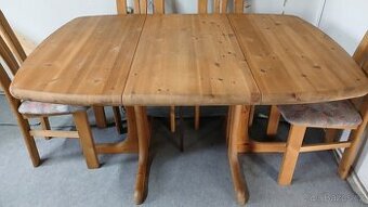 Celomasivní rozkládací jídelní stůl