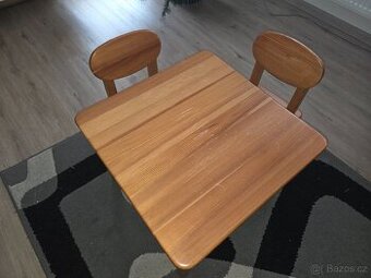 Detsky stolecek s zidlickami