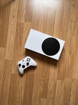 Xbox series S 512GB, perfektní stav