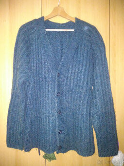 Zelenošedý svetr na knoflíky