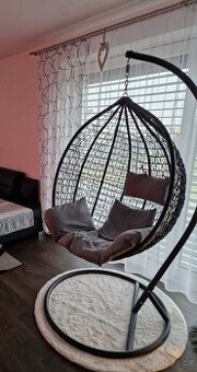 Prodám závěsné houpací křeslo.
