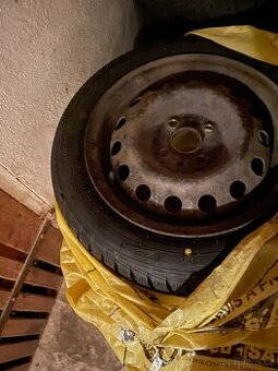 Sada nových zimní pneu na ocelových discích pro Kia Piccanto