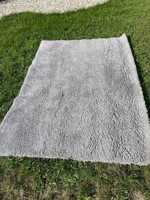 Krasny nový teplý koberec