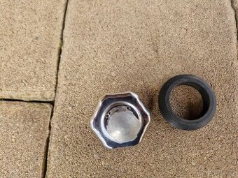 Jaweta víčko nádrže