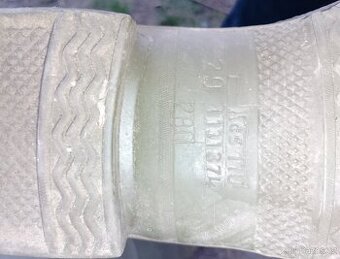 Rybářské holínky s mírným defektem