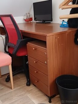 Psací stůl