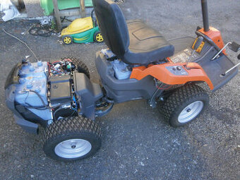 Husqvarna rider na díly-aku