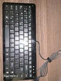 Nepoužitá klávesnice Asus