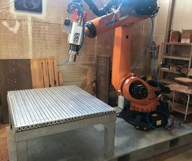 Robotické pracoviště pro frézování dřeva