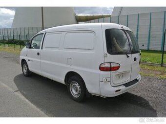 Okna+díly hyundai h1 2003