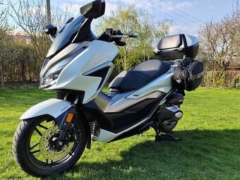 Honda Forza 350