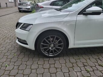 Alu kola 5x112 r18 7,5J ET51 originál vw