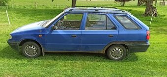 Škoda felicia - pojízdná stk do 11/2025 a dálniční do září