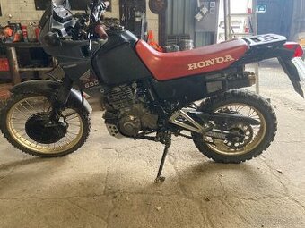 Honda Dominátor 650
