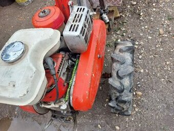 Malo traktor honda