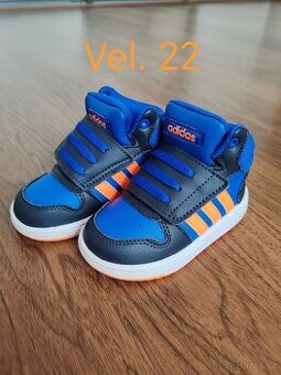 Nové adidas boty vel 22
