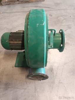 Ventilator s elektromotorem