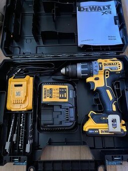 DeWALT DCD796