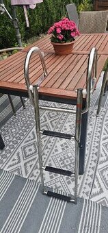 nerezové schudky na lod do bazenu, molo