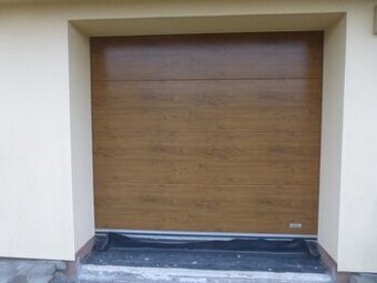 Garážová vrata Lomax 2,7m x 2,4m