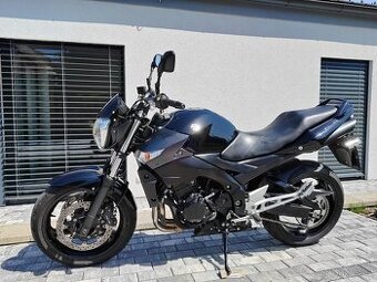 Suzuki gsr 600 top stav