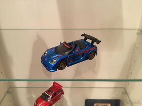 Modely aut 1:64 Muscle Machines Import Tuner