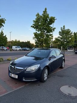 Opel Insignia 2.0 CDTi Sports Tourer, 118 kW, automat, 2009