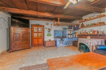 Prodej Chalupy a hospodářská usedlost s pozemky 3189 m2.