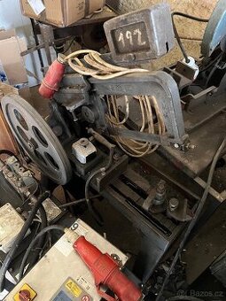 Stolni ramova pila na zelezo