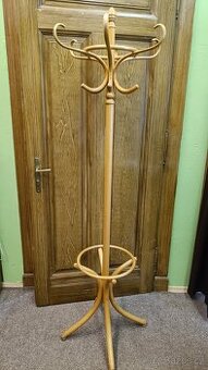 Dřevěný věšák