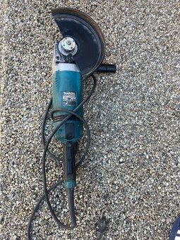 Úhová bruska Makita GA7040R