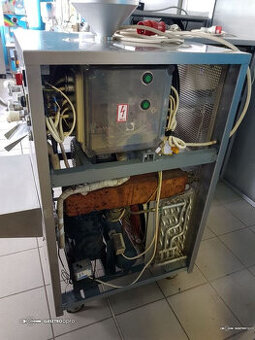 Výrobník zmrzliny Mirkóz MHF - 30