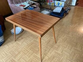 konferenční stolek