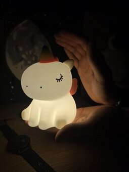 Noční LED lampička jednorožec