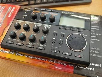 Recorder TASCAM DP-006