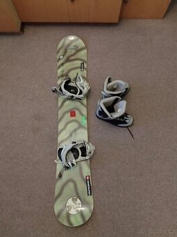 Snowboard, vázání a boty