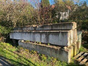 Daruji stavebni panely za odvoz