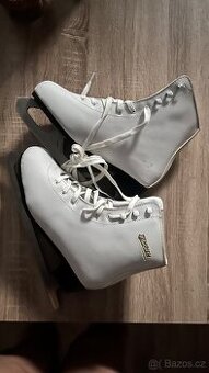 Dámské lední brusle