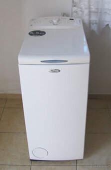 ÚZKÁ VRCHEM PLNĚNÁ PRAČKA WHIRLPOOL 5,5KG - A+